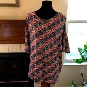 🌈NWT LuLaRoe Size S Top!!